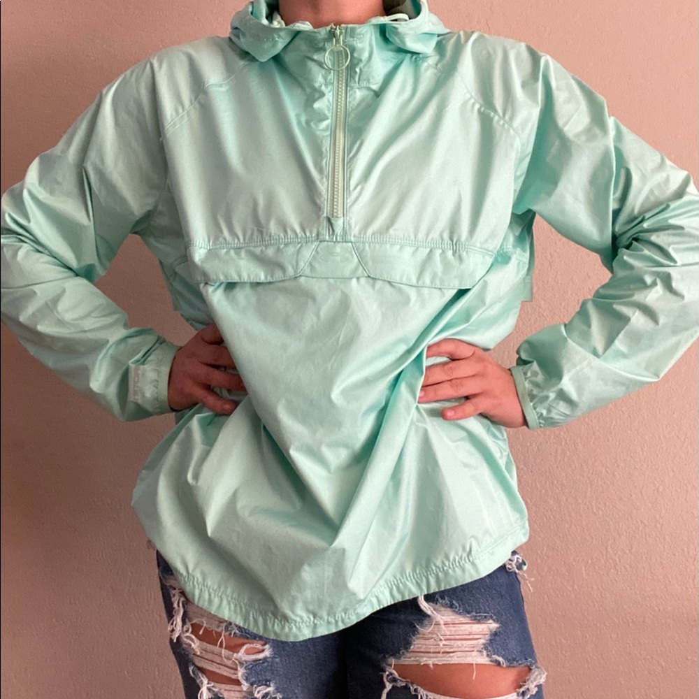 UNDER ARMOR WINDBREAKER